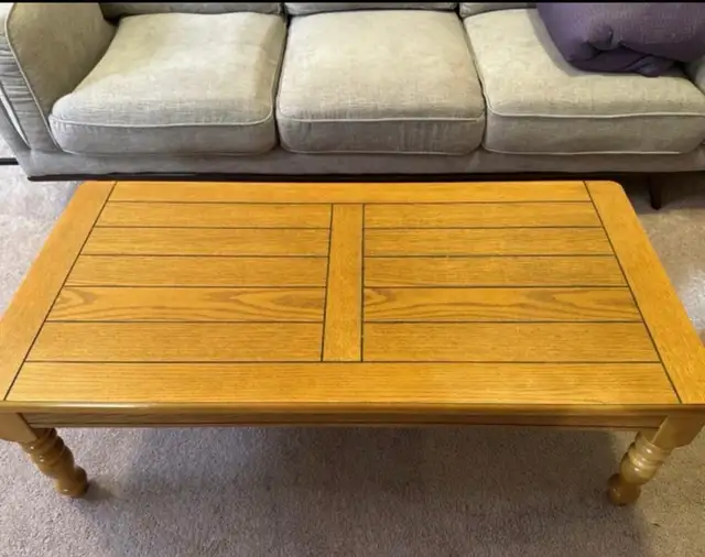 Beautiful, solid wood, coffee table in Coffee Tables in Ottawa - Image 2