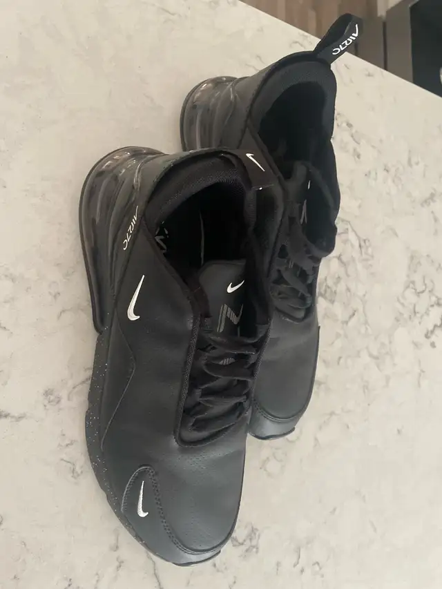 Nike shoes size 11 in Men's Shoes in Hamilton - Image 2