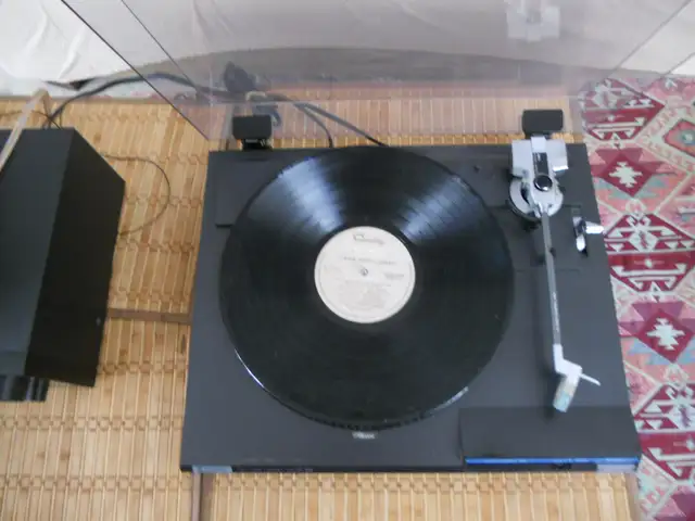 HITACHI HT-202 Direct Drive Turntable JAPAN Silver, Tested Rare ...