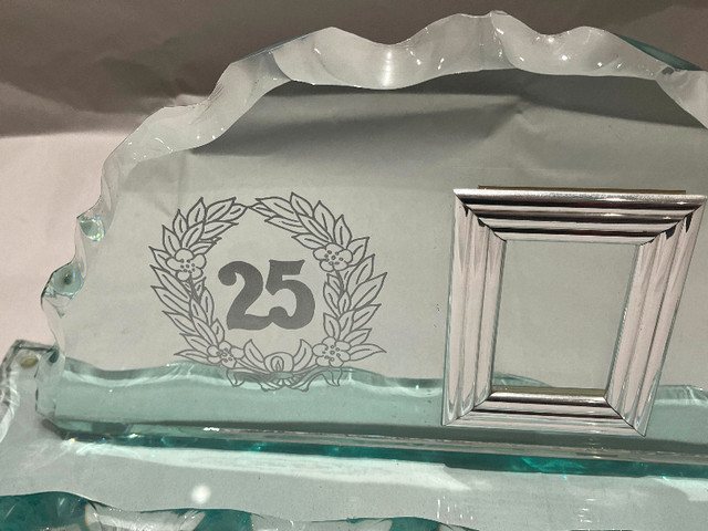 25TH ANNIVERSARY GLASS FRAME-CADRE  EN VERRE 25E ANNIVERSAIRE dans Décoration intérieure et accessoires  à Ville de Montréal - Image 2