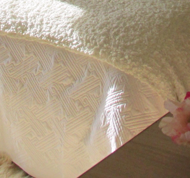 Queen size bedspread with two shams Bedding Winnipeg Kijiji