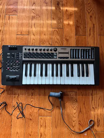 Roland Edirol PCR-300 USB MIDI Keyboard Controller, View more