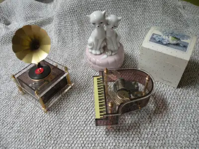 4 Music Boxes, all in working condition $10.00 each