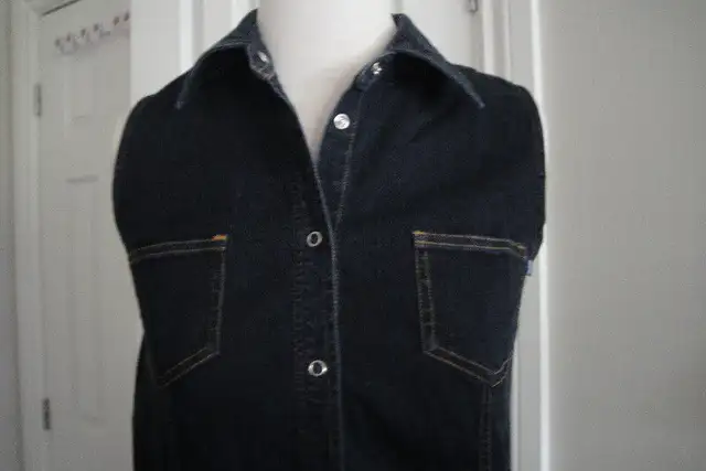Lot of 2 thyme DENIM MATERNITY Vest JACKET~PANTS size XS in Women's - Maternity in Markham / York Region - Image 5