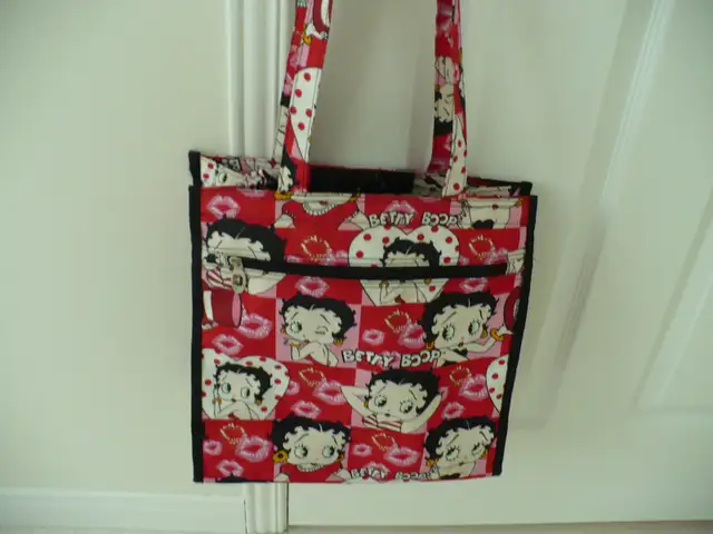 Sac de voyage, sac fourre-tout, sac à main, sac à dos in Women's - Bags & Wallets in St-Georges-de-Beauce - Image 3
