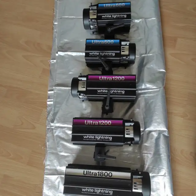 PROFESSIONAL PHOTO STUDIO LIGHTING EQUIPMENTS