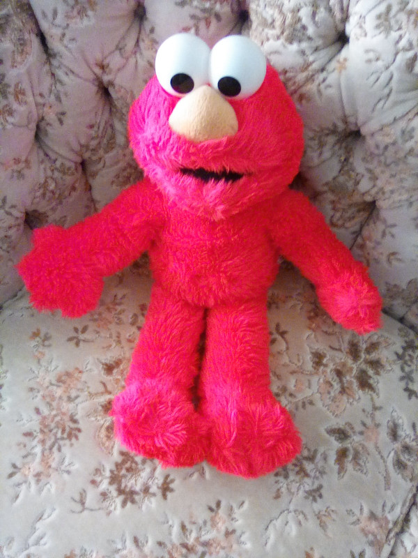 Elmo Stuffed Toy in Toys & Games in City of Toronto