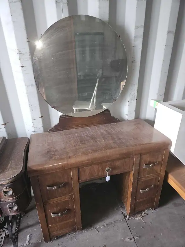 Antique Dresser / Vanity with Mirror in Dressers & Wardrobes in Edmonton - Image 2