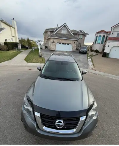 Active 2017 Nissan pathfinder SV 7passenger 4x4 super clean inside out ,3.5L V6, no rust, 3rd row se...