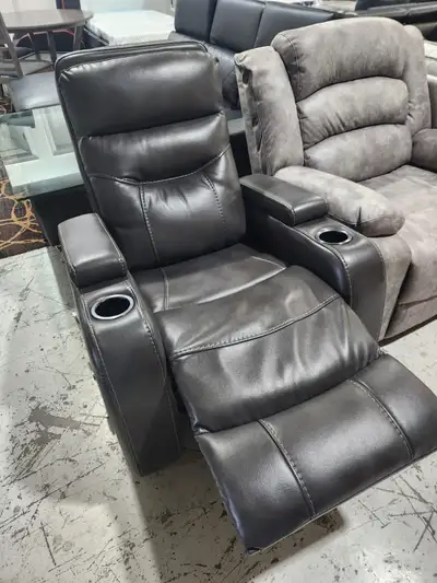 Brand New Brown Recliner – Comfortable & Stylish Relax in comfort with this brand new brown recliner...