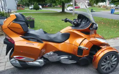 Well-Maintained, low mileage -2014 Can-Am Spyder RT Limited - Semi-Automatic Transmission with Rever...