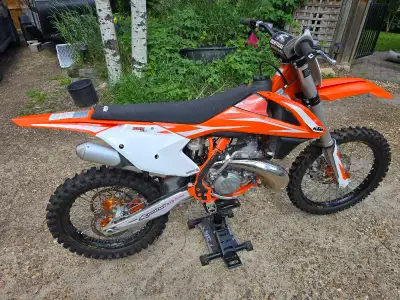 One owner 2018 KTM 250sx. Super low hours. Mint condition. HAAN wheels. Race Tech suspension set up...