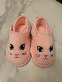 Nouveau Pantoufle 5-6 fille new slippers