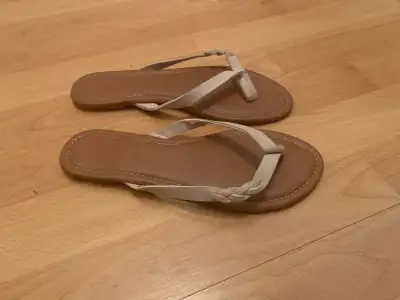 Sandales beiges taille 7 comme neuves – portées 1 fois – DISPO À, View more