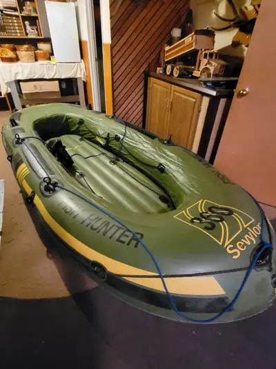 The Fish Hunter Sevylor 360 inflatable boat has a compact size and advanced features such as: - Rigi...