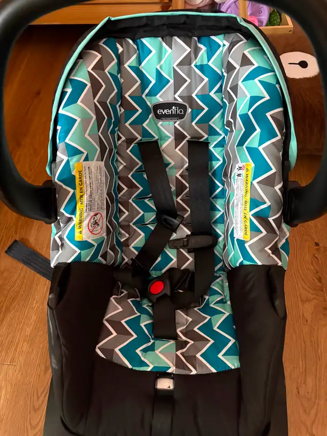 Car Seat in Strollers, Carriers & Car Seats in Brantford - Image 2
