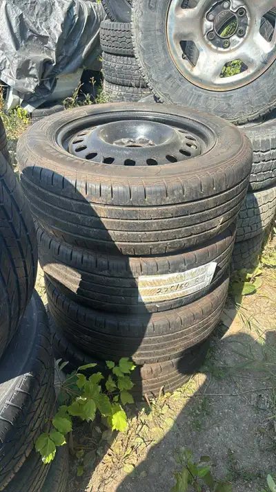 Set of 4 tires with rims for sale: MOTOMASTER HYDRA EDGE TOUR 225/60 R17 99H m+s STILL RIMS 5 BOLTS...