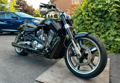 Hi, I am selling my 2012 Harley Davidson VROD Muscle Anniversary edition. This bike is mint With man...