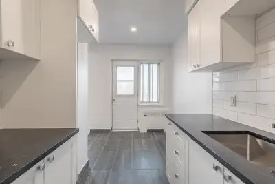 1 Bedroom 1 Bathroom Apartment