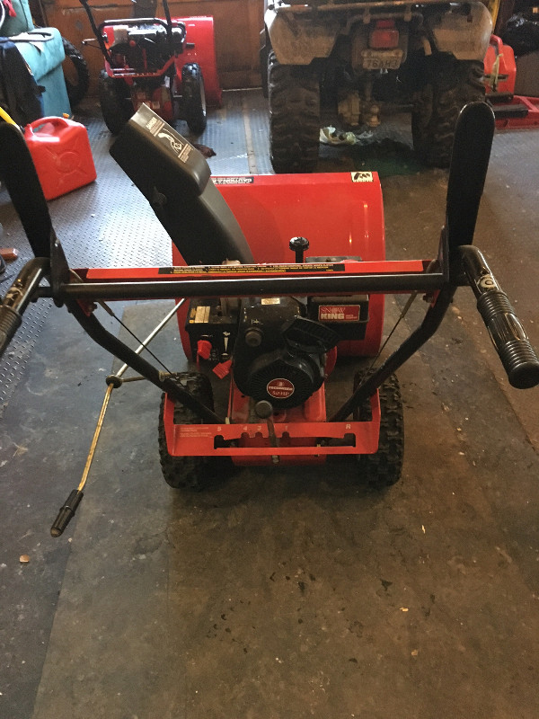 5 hp 2-stage snowblower for sale in Snowblowers in Barrie - Image 4