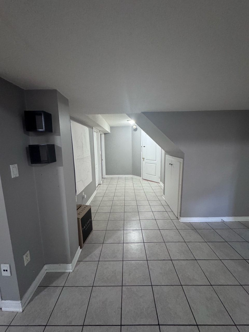 2 Bedroom Basement Apartment for Rent – Mississauga 5