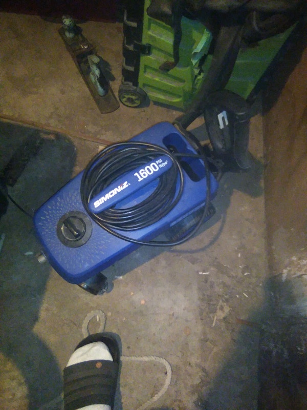 Simoniz 1600 pressure washer Outdoor Tools & Storage Port Alberni