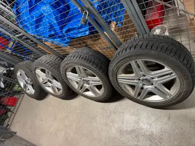 Mercedes mag 18 pouces 5x 112 mm bolt pattern Pneus hiver Yokohama ice guard 235/50/18 Usure 9/32 Au...