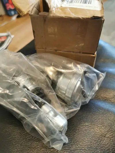 4 Pieces upper and lower, pick up near Seaway Mall