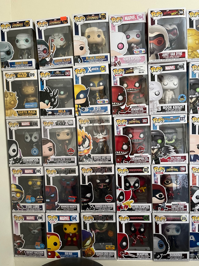 Selling Funko Pops in Arts & Collectibles in Gatineau