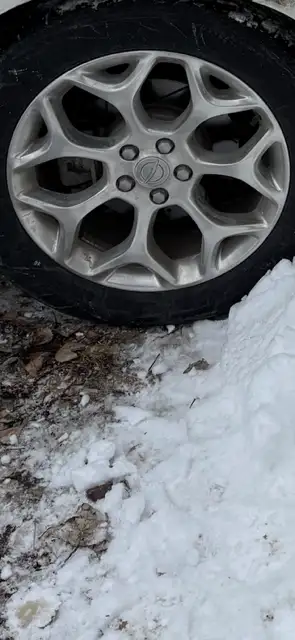 Hello, selling 3 , Chrysler 300 2016 rims in good condition no damage no scratches , $700 all 3. wit...