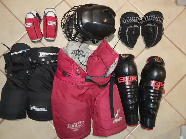 USED KIDS' HOCKEY EQUIPMENT HELMET GLOVES PANTS KNEE ELBOW PADS in Hockey in City of Toronto - Image 2