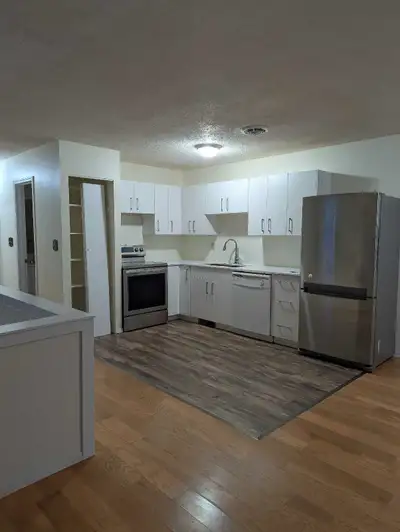 1 Room available in 5Bed2Bath house