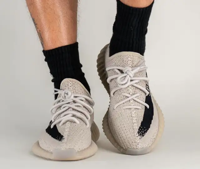 Yeezy 350 V2 Core Slate Black Size US12.5 (runs small) in Men's Shoes in Markham / York Region - Image 7