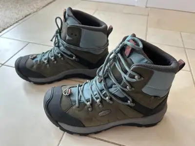 Women's Size 8 Keen Winter Hiking Boot - Waterproof, View more