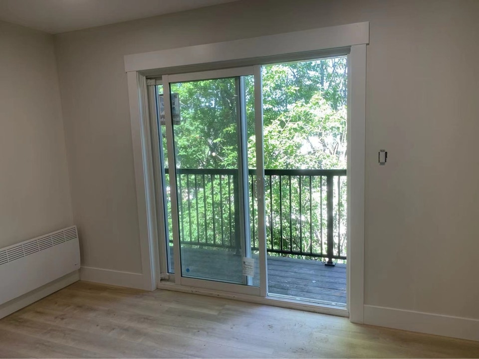 Modern 2-Bedroom Apartment in the Heart of Montague 2