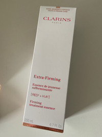 Clarins extra firming essence 