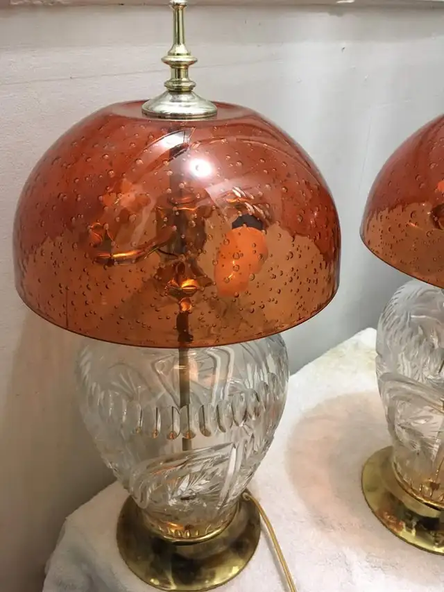 2 Mid Century Italian Crystal Glass & Orange Lucite Lamps - $250 in Indoor Lighting & Fans in City of Montréal - Image 6