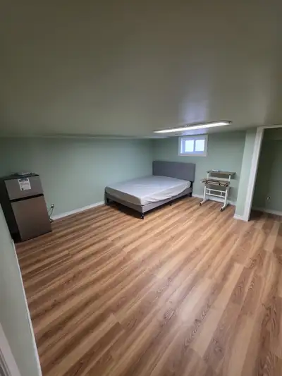 Rooms For Rent near Lakehead University and Confederation college. Utilities Included - Water, Hydro...
