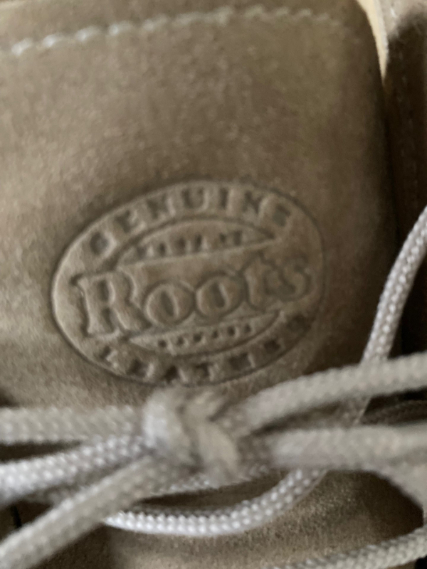 Roots Men's Tan Suede Chukka Boots - Size 10.5 in Men's Shoes in City of Toronto - Image 4