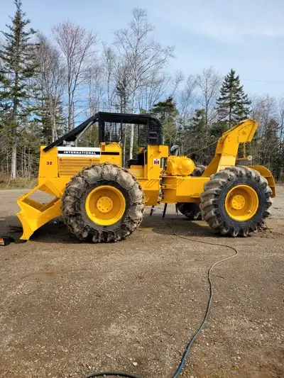 For sale: S10 International, blade has been rebuilt, head gasket kit, new starter, winch rebuilt, ne...