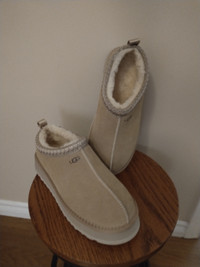 New Uggs Size 9 mens