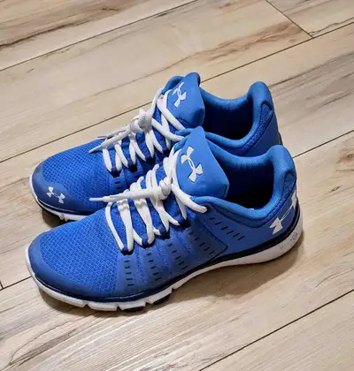 Womens 9.5 Under Armour Micro G Running Shoes, View more