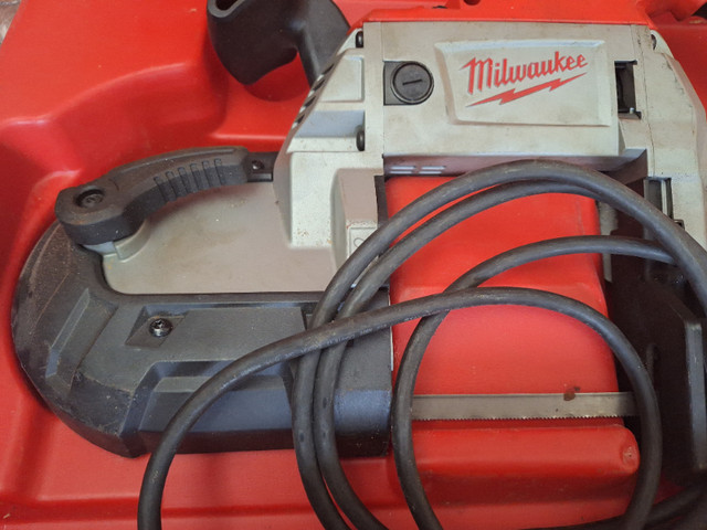 Milwaukee Portable Bandsaw in Power Tools in Oakville / Halton Region - Image 4
