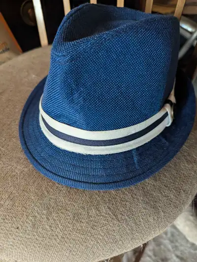 Accessorize brand hat in excellent condition. This stylish blue fedora, size 56-57 cm, is perfect fo...