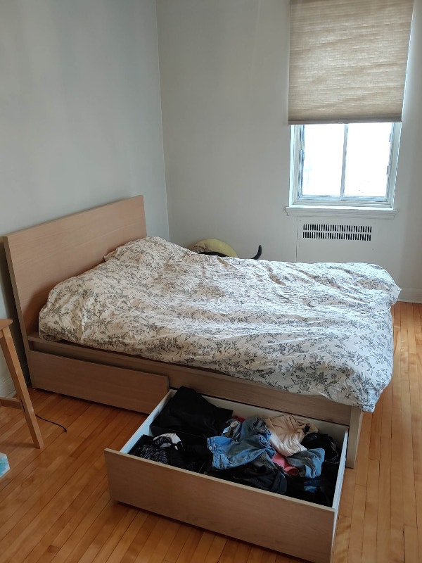 Base de lit double avec tiroirs / Bed frame with storage boxes Lits