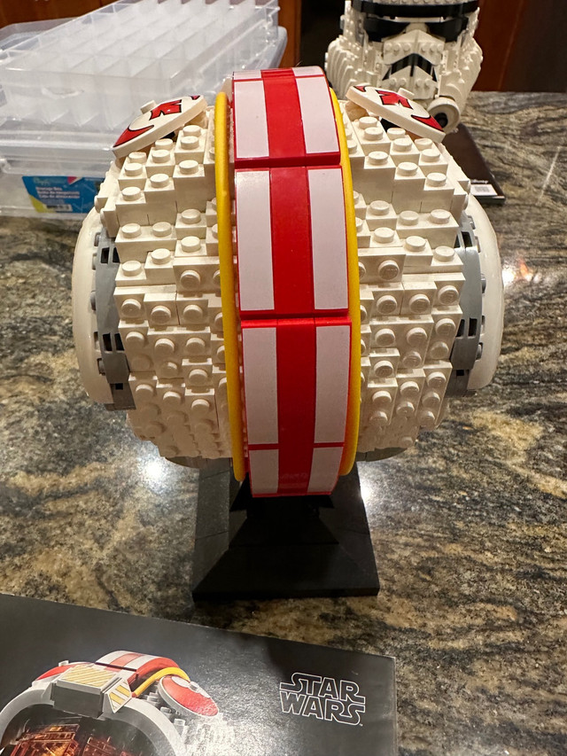 Lego Star Wars Luke Skywalker Red Five Helmet 75327 in Toys & Games in Oshawa / Durham Region - Image 4