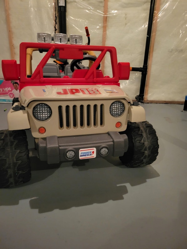 Power wheels Jurassic Park Jeep Wrangler 12V RideOn Vehicle Toys