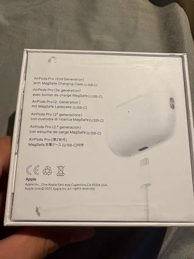 AirPods Pro 2 ( usb-c) in Toys & Games in Laval / North Shore - Image 5