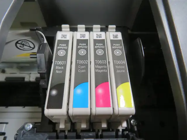 Epson Stylus C68 Inkjet Printer in Printers, Scanners & Fax in St. Catharines - Image 9