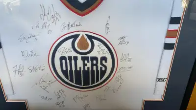 ✅ CUSTOM PLAYOFF PACKAGE SIGNED FRAMED EDMONTON OILERS JERSEY, View more